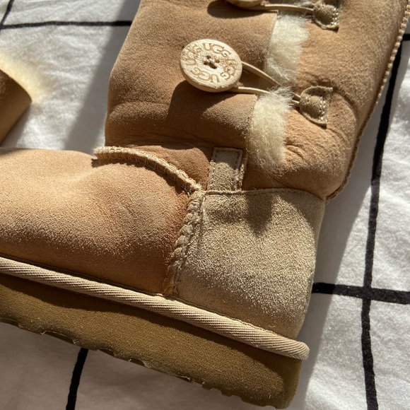 UGG Baily Button Triplet Boots - Picture 4 of 15